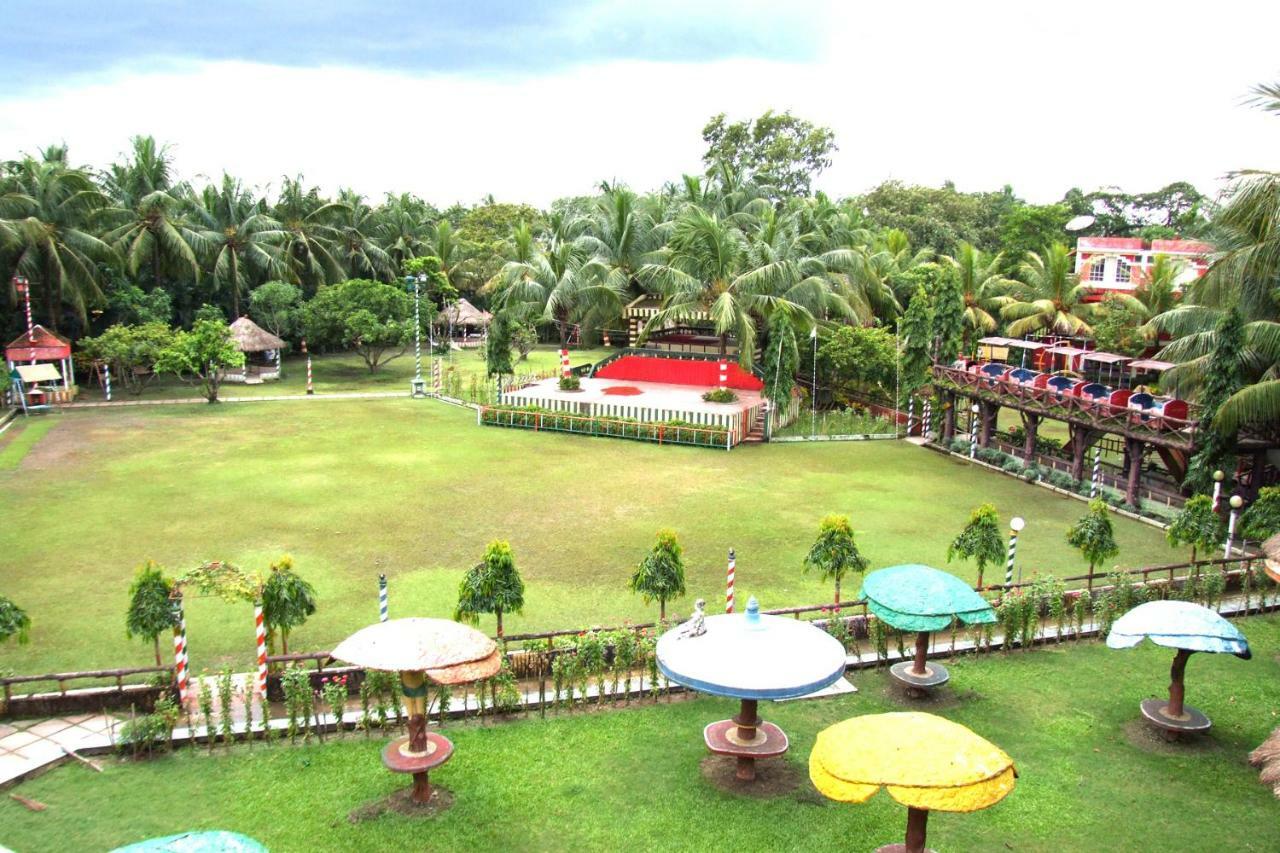 Palm Village Resort Calcuta Exterior foto