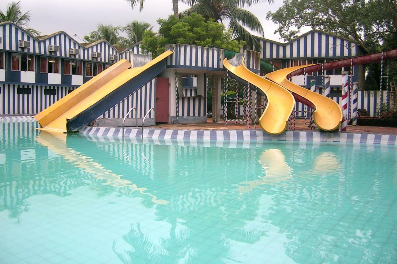 Palm Village Resort Calcuta Exterior foto