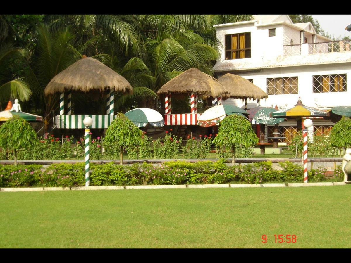 Palm Village Resort Calcuta Exterior foto