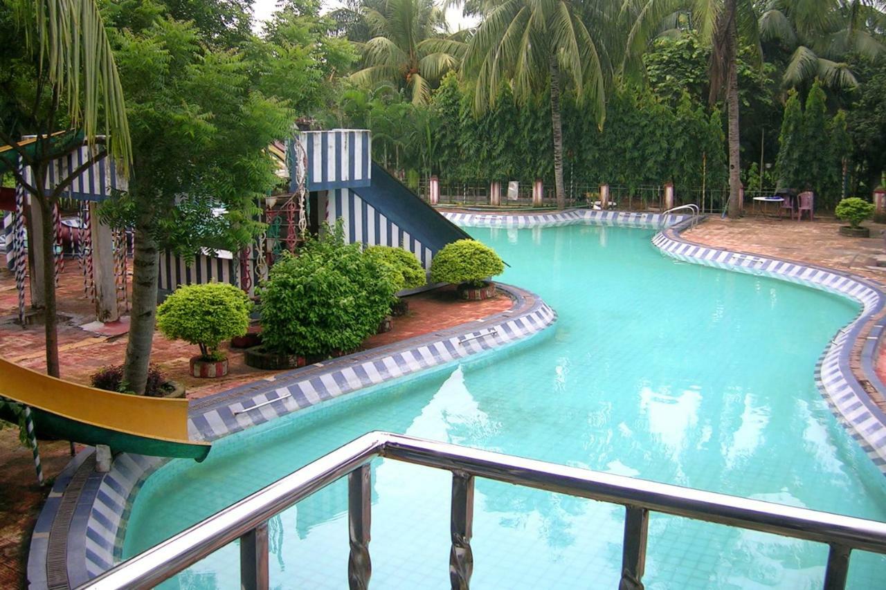 Palm Village Resort Calcuta Exterior foto