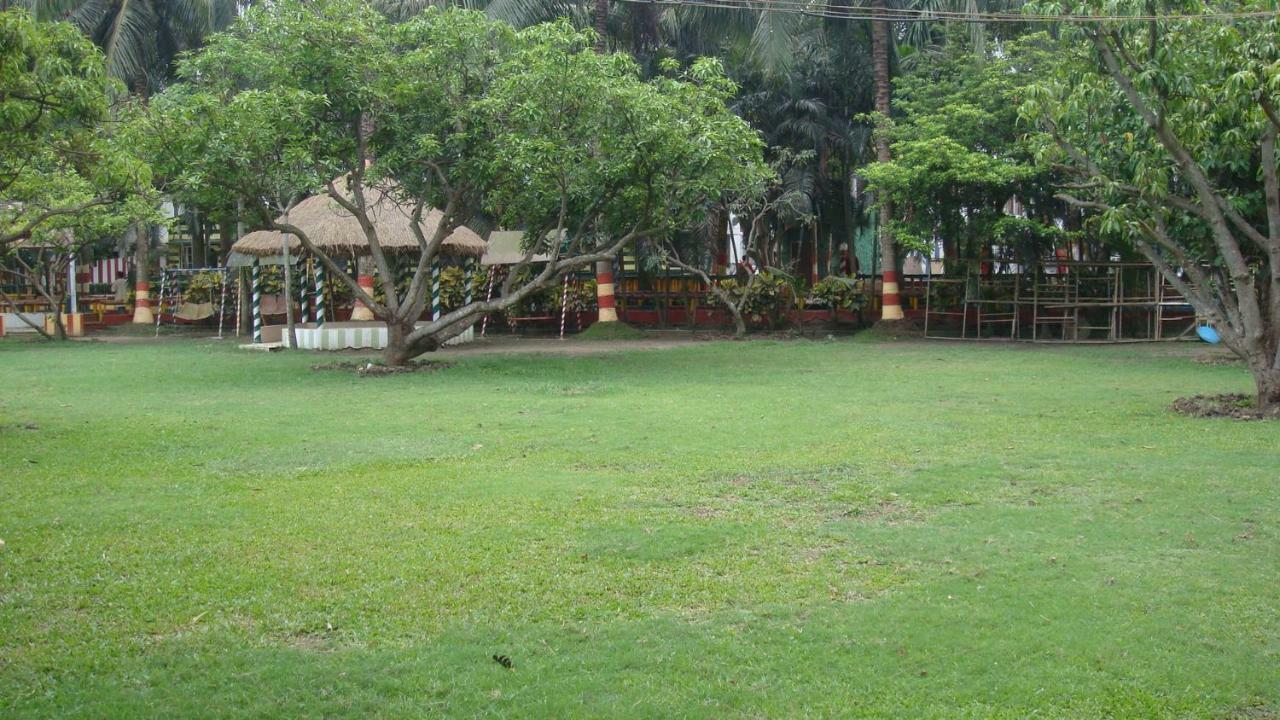Palm Village Resort Calcuta Exterior foto